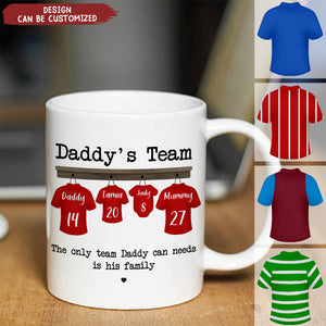 The Best Team A Dad Can Have Is His Family - Personalized Dads Football Team Mug